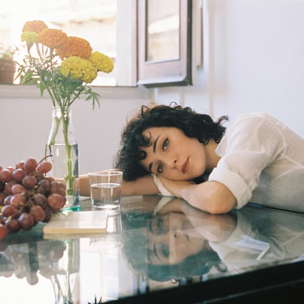 Núria Graham — Does It Ring A Bell?